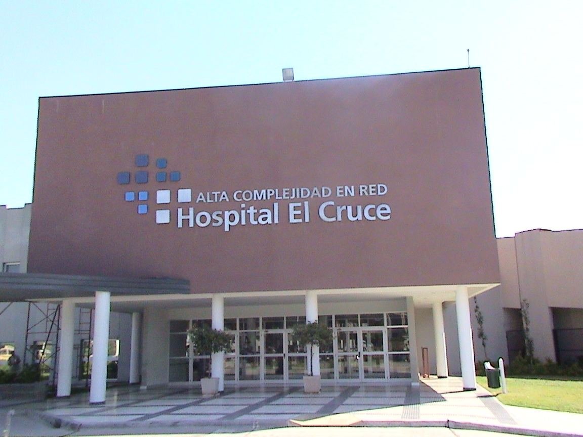 Fachada del Hospital El Cruce